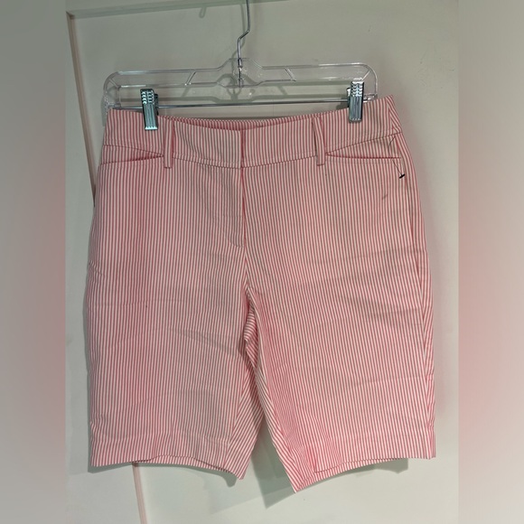 Talbots Pants - NWOT Talbots Seersucker Perfect Shorts _ size 2p